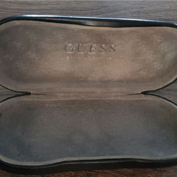 Guess glasses hard case. - Picture 2 of 2